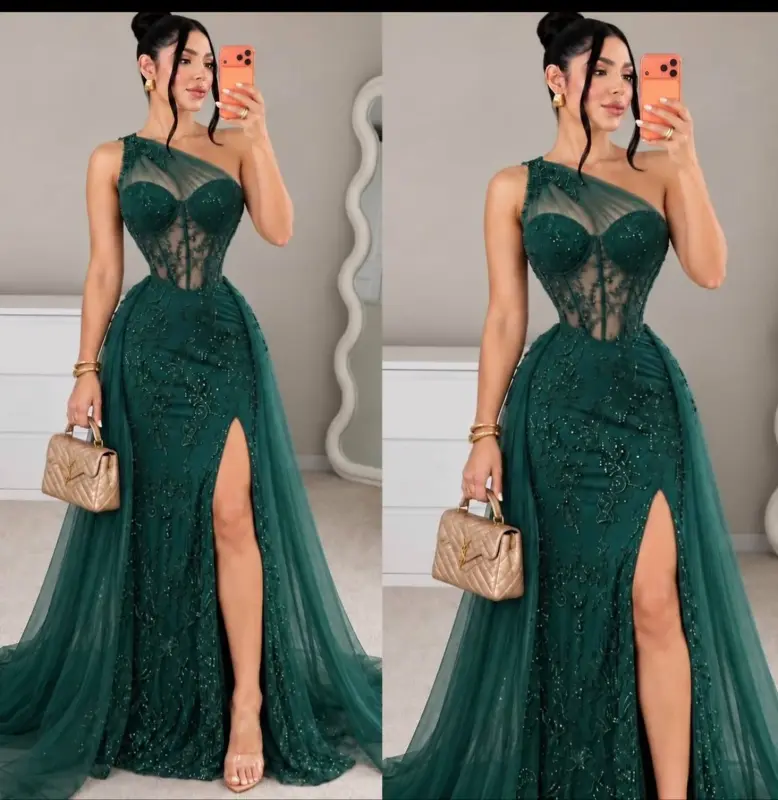 Vestido verde esmeralda de encaje corte sirena